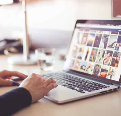 互聯網發展的必然趨勢<br>搜索引擎營銷被越來越多的
                    
                             <br>企業所接受并認可;<br>品牌企業開始加大對搜索引擎營銷的投入;<br>
投入搜索引擎營銷的企業,<br>兩極分化越來越嚴重。